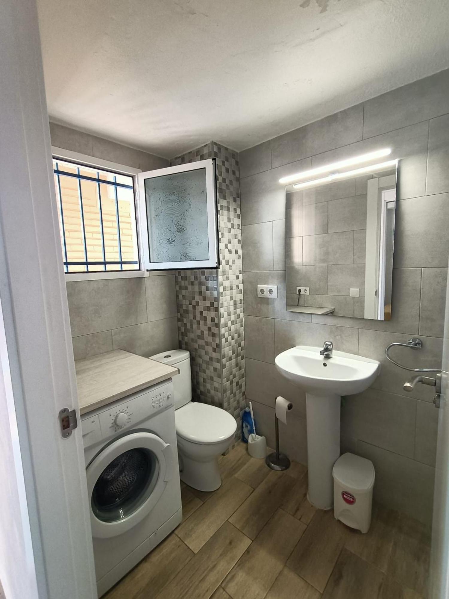 Apartamento Apartamento Edificio Esturion 500m Playa Poniente 1 Habitacion-bedroom *